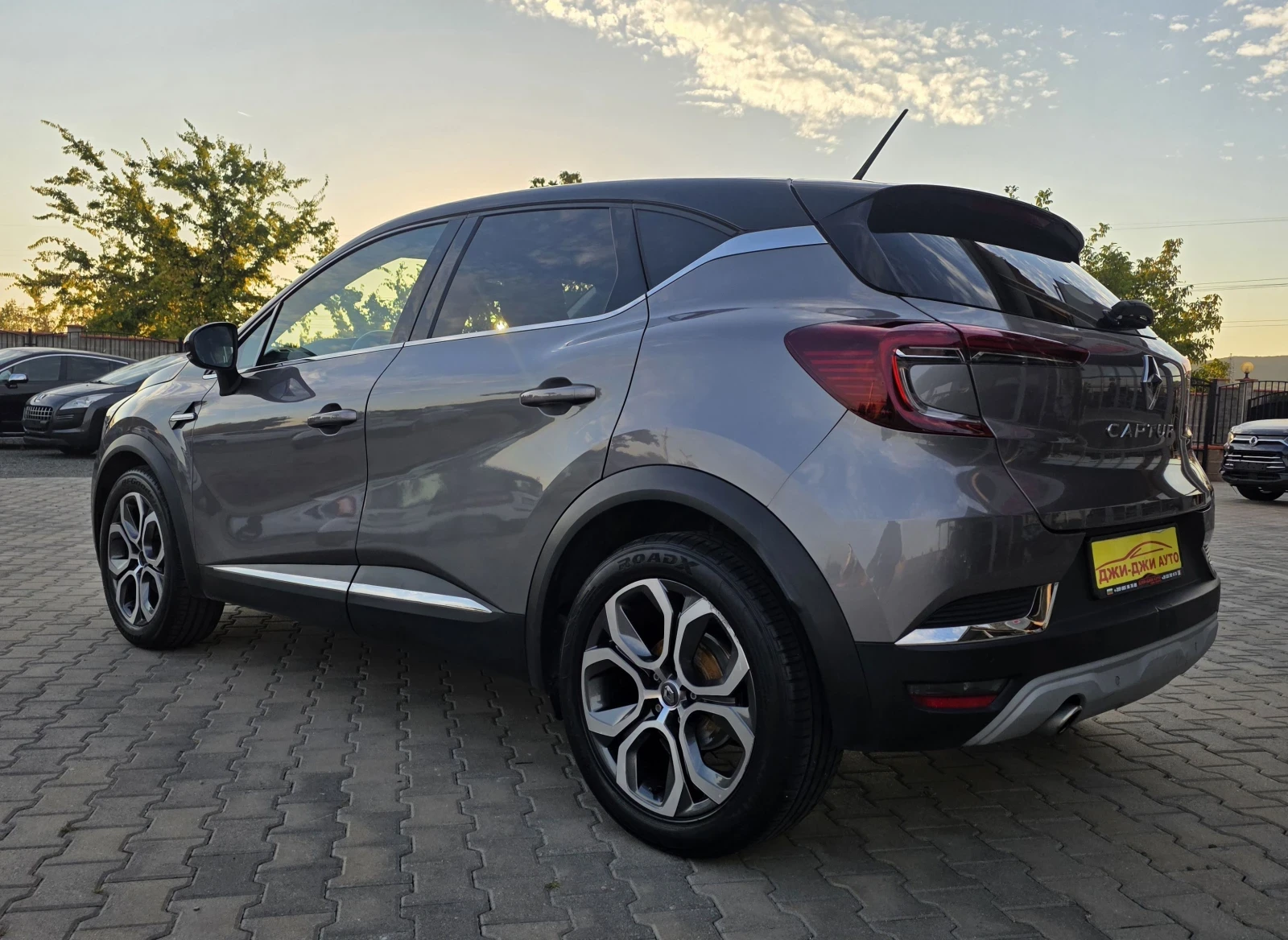 Renault Captur 1.0i GPL, снимка 6 - Автомобили и джипове - 56378434