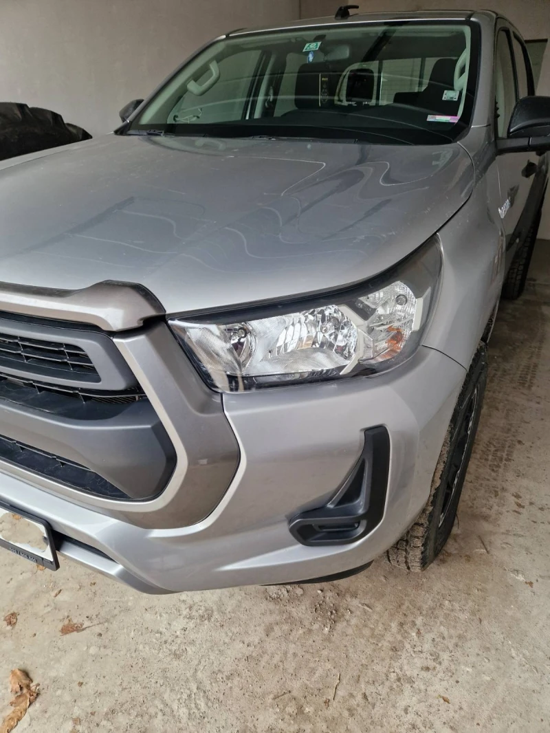 Toyota Hilux Double 2.4D, снимка 3 - Автомобили и джипове - 49486420