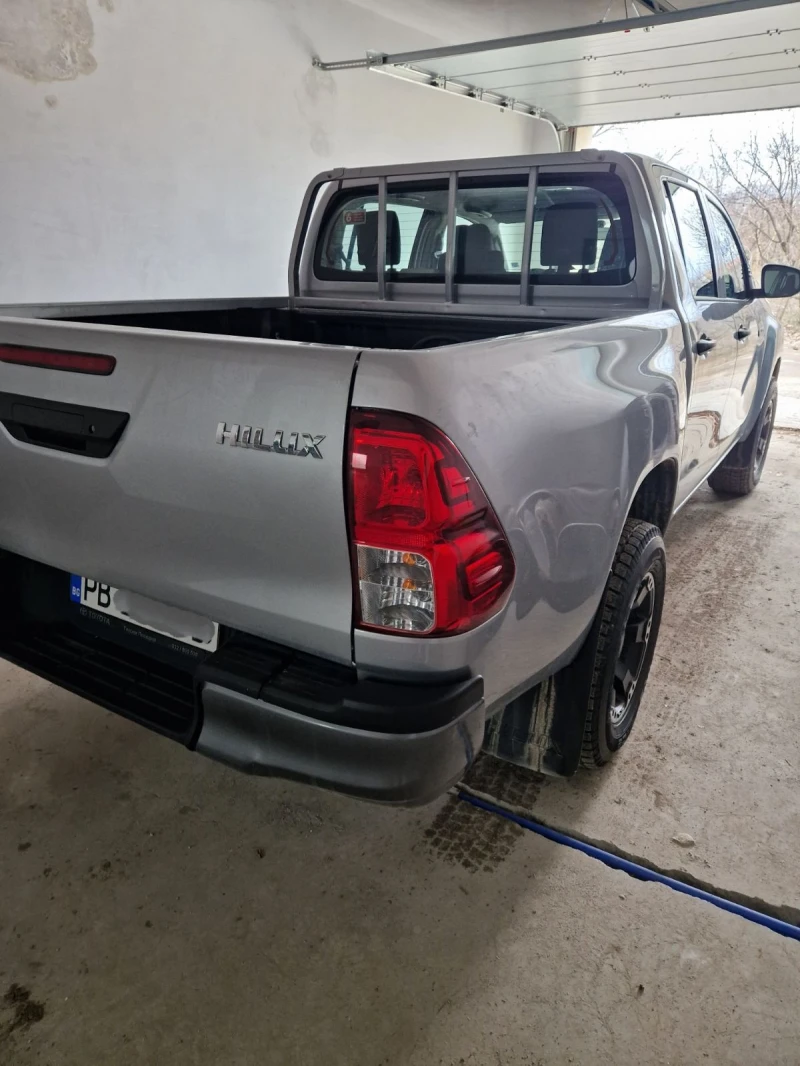 Toyota Hilux Double 2.4D, снимка 2 - Автомобили и джипове - 49486420