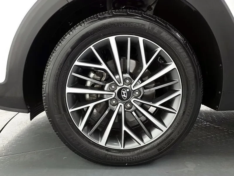Hyundai Tucson Diesel 1.6 4Wd Modern, снимка 5 - Автомобили и джипове - 56304565