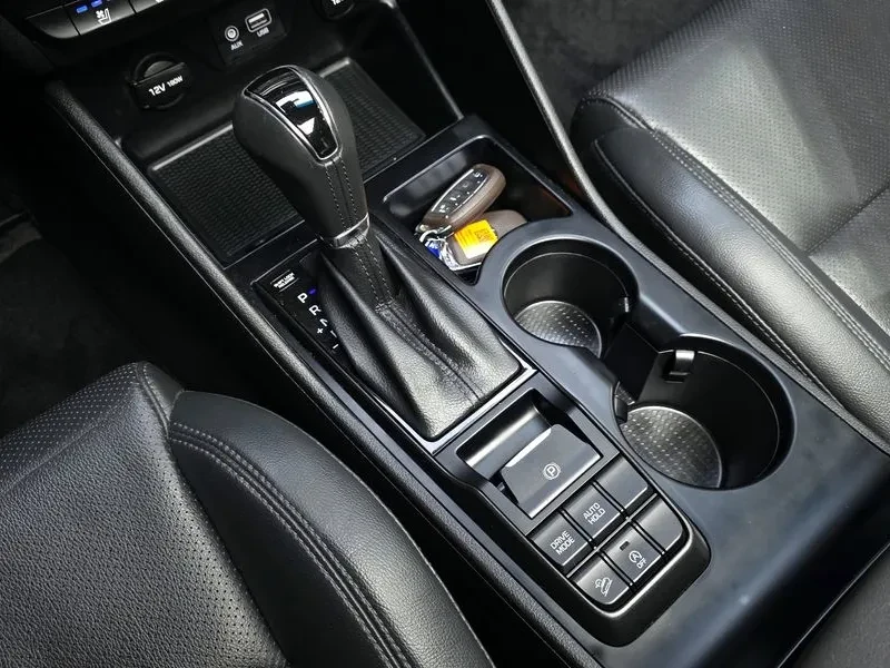 Hyundai Tucson Diesel 1.6 4Wd Modern, снимка 9 - Автомобили и джипове - 56304565