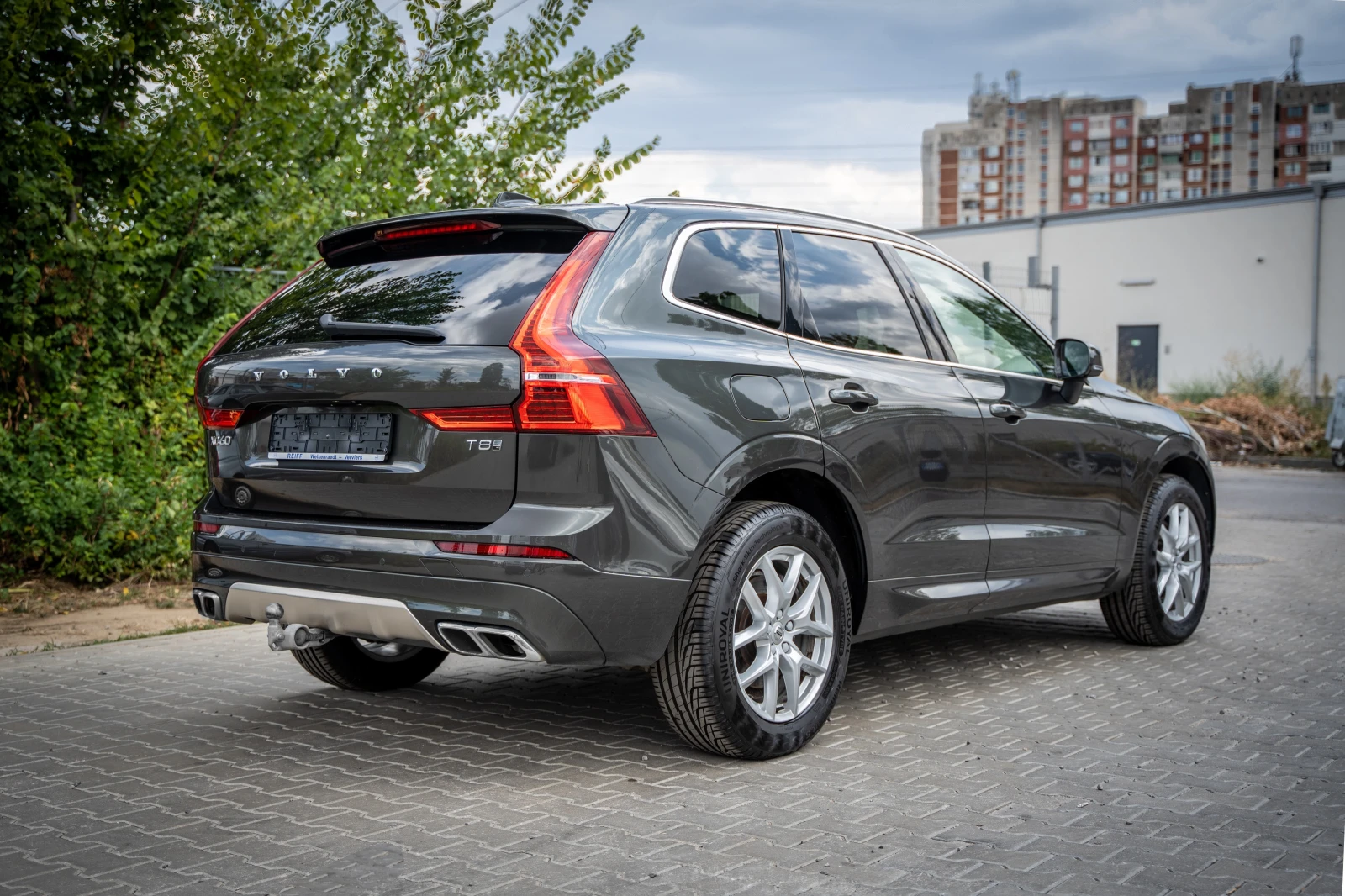 Volvo XC60 T8 Momentum AWD PLUG-IN HYBRID - изображение 4