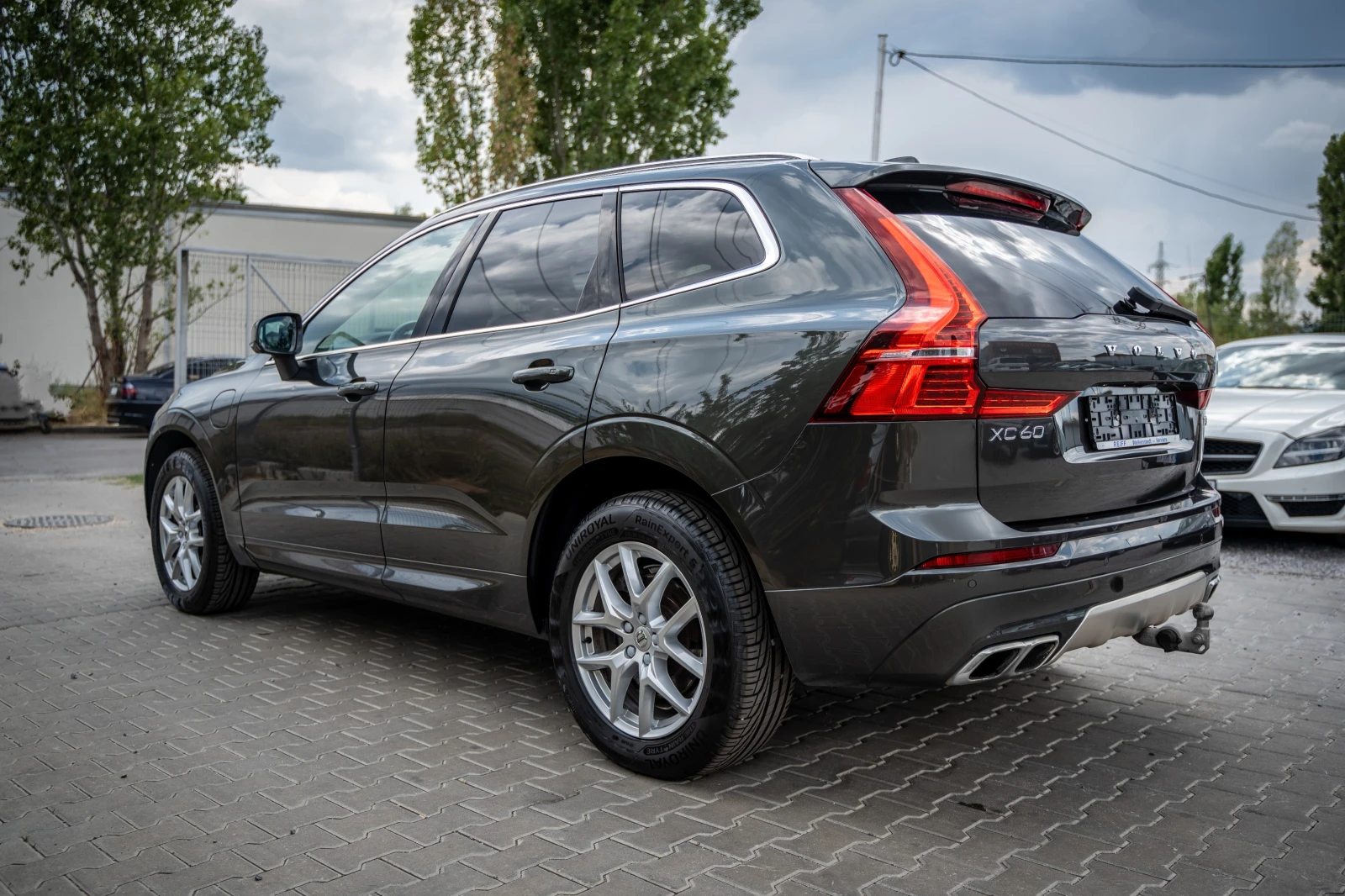 Volvo XC60 T8 Momentum AWD PLUG-IN HYBRID - изображение 6