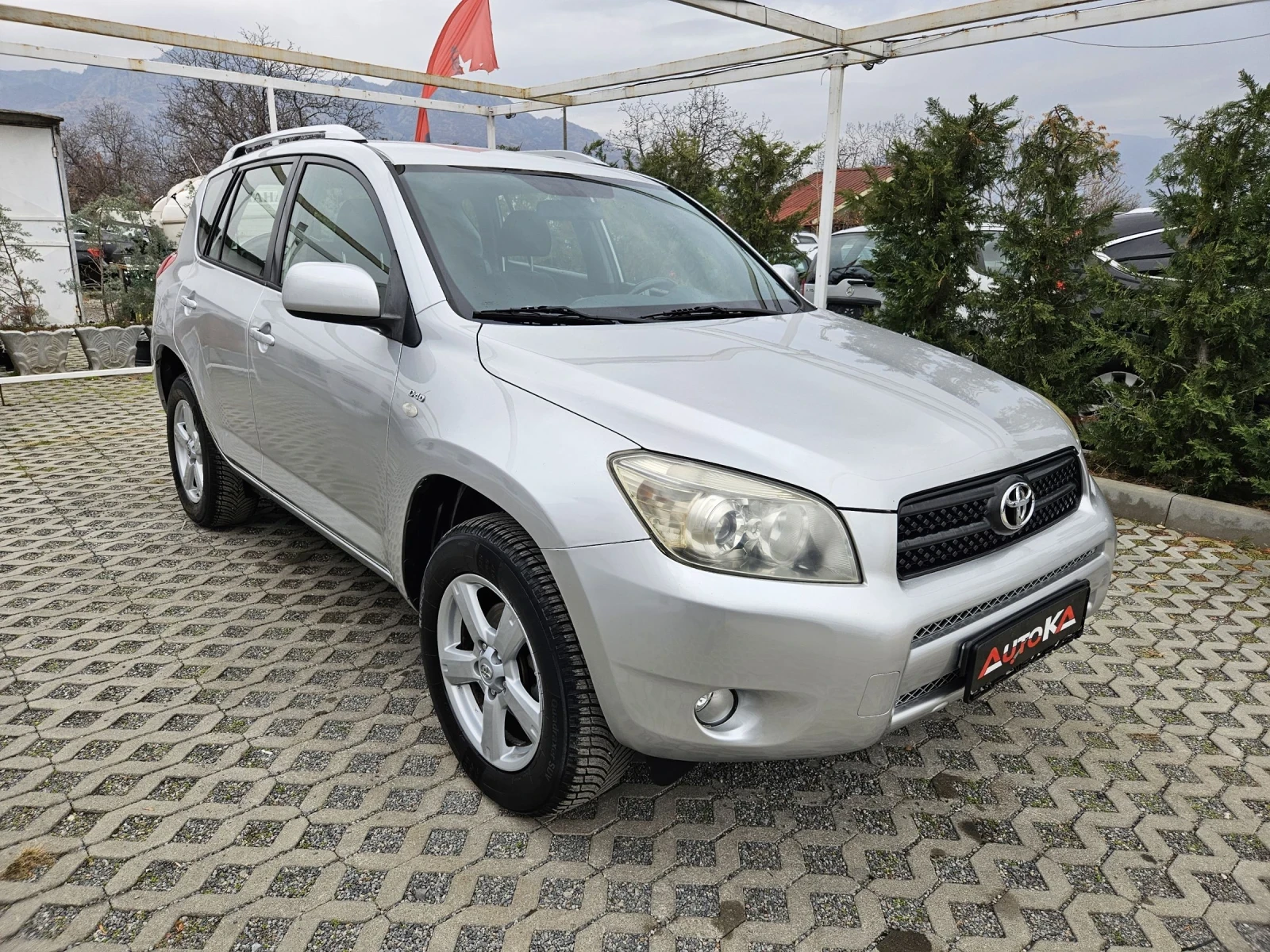 Toyota Rav4 2.2D4d-136кс= 4х4= КЛИМАТРОНИК= 6СКОРОСТИ  - изображение 2