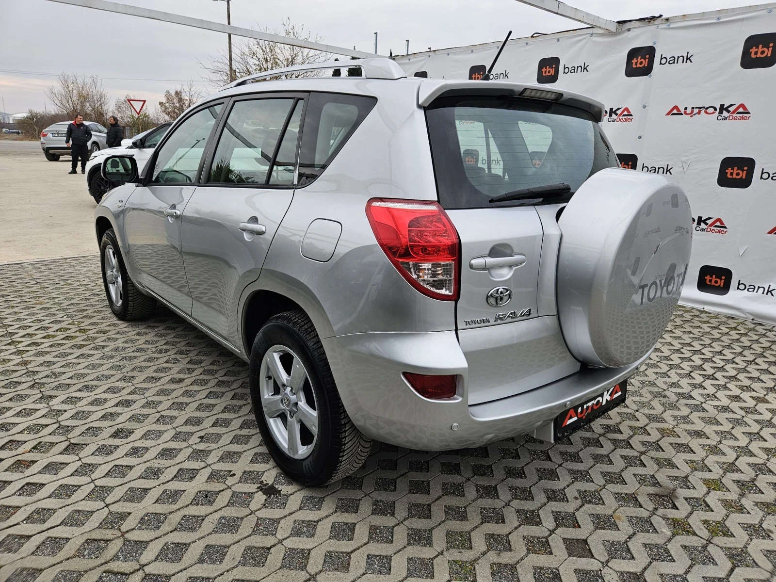 Toyota Rav4 2.2D4d-136кс= 4х4= КЛИМАТРОНИК= 6СКОРОСТИ  - изображение 5