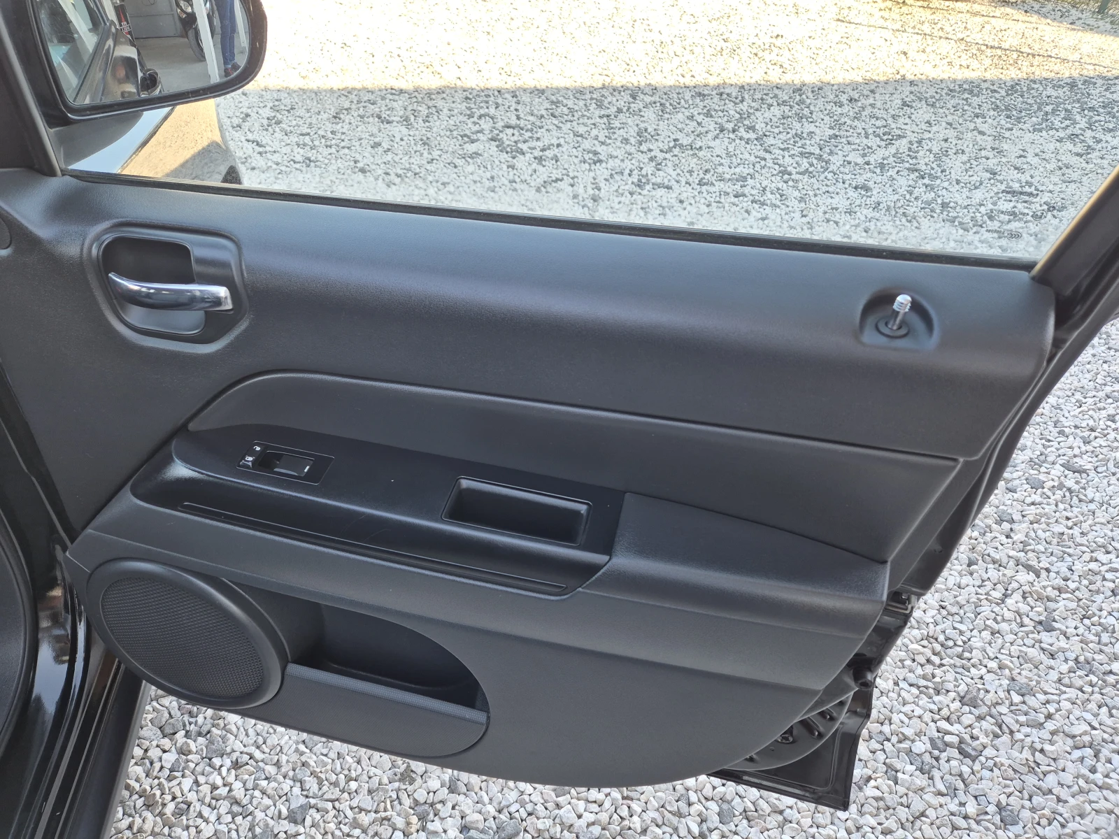 Jeep Compass * FACE* 4X4* 6-ск.* ТОП СЪСТОЯНИЕ* , снимка 17 - Автомобили и джипове - 53791690