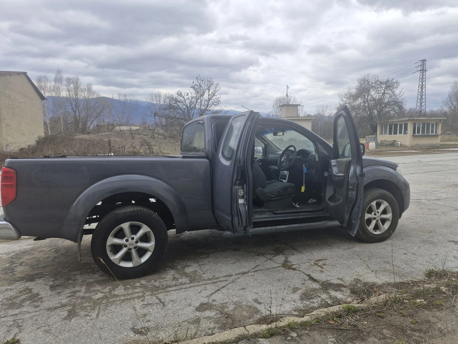 Nissan Navara 2.5 DCI King Cab, снимка 3 - Автомобили и джипове - 53911998