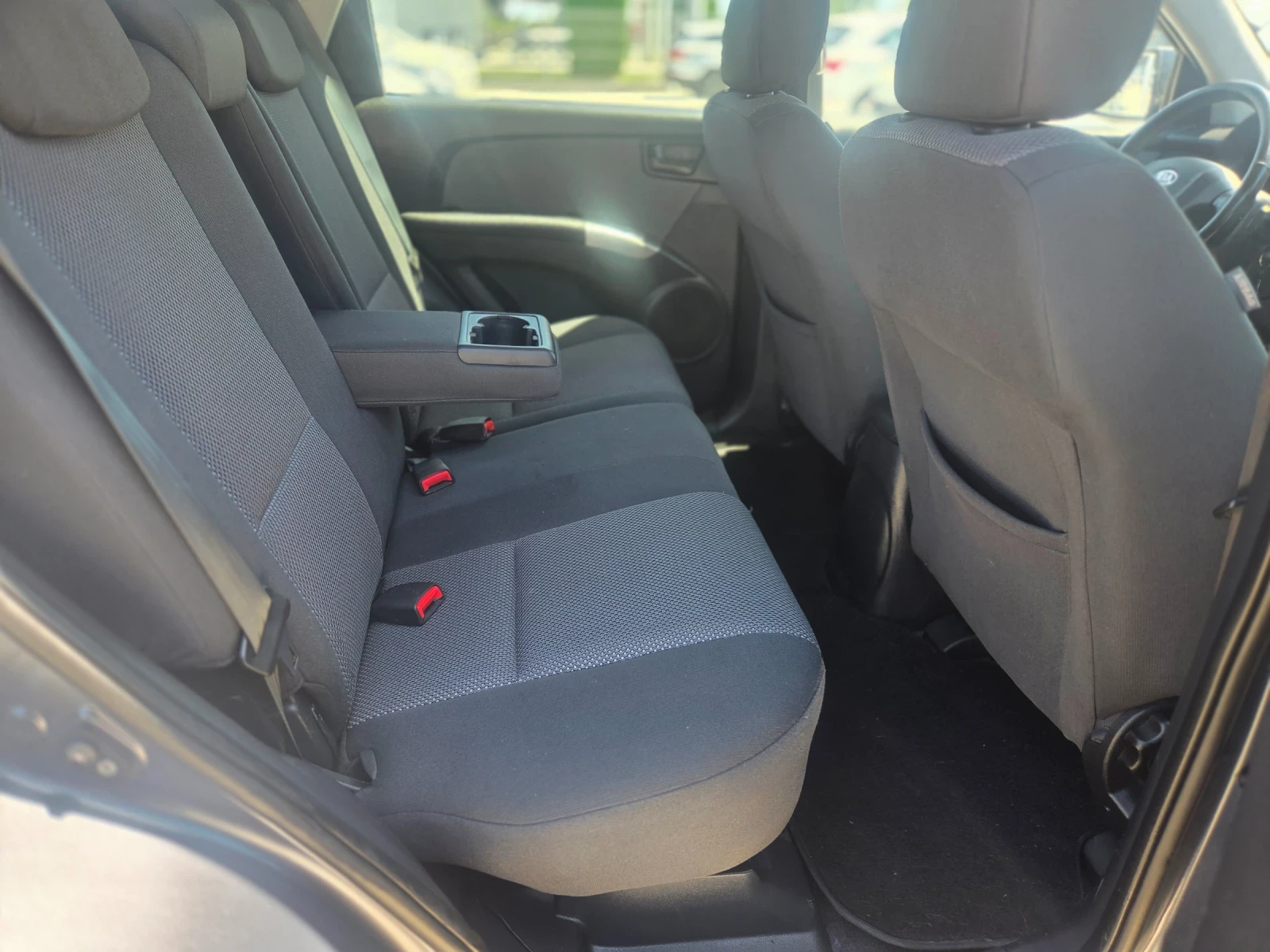 Kia Sportage 2.0i ФАБРИЧНА ГАЗ/4-4, снимка 13 - Автомобили и джипове - 55104987