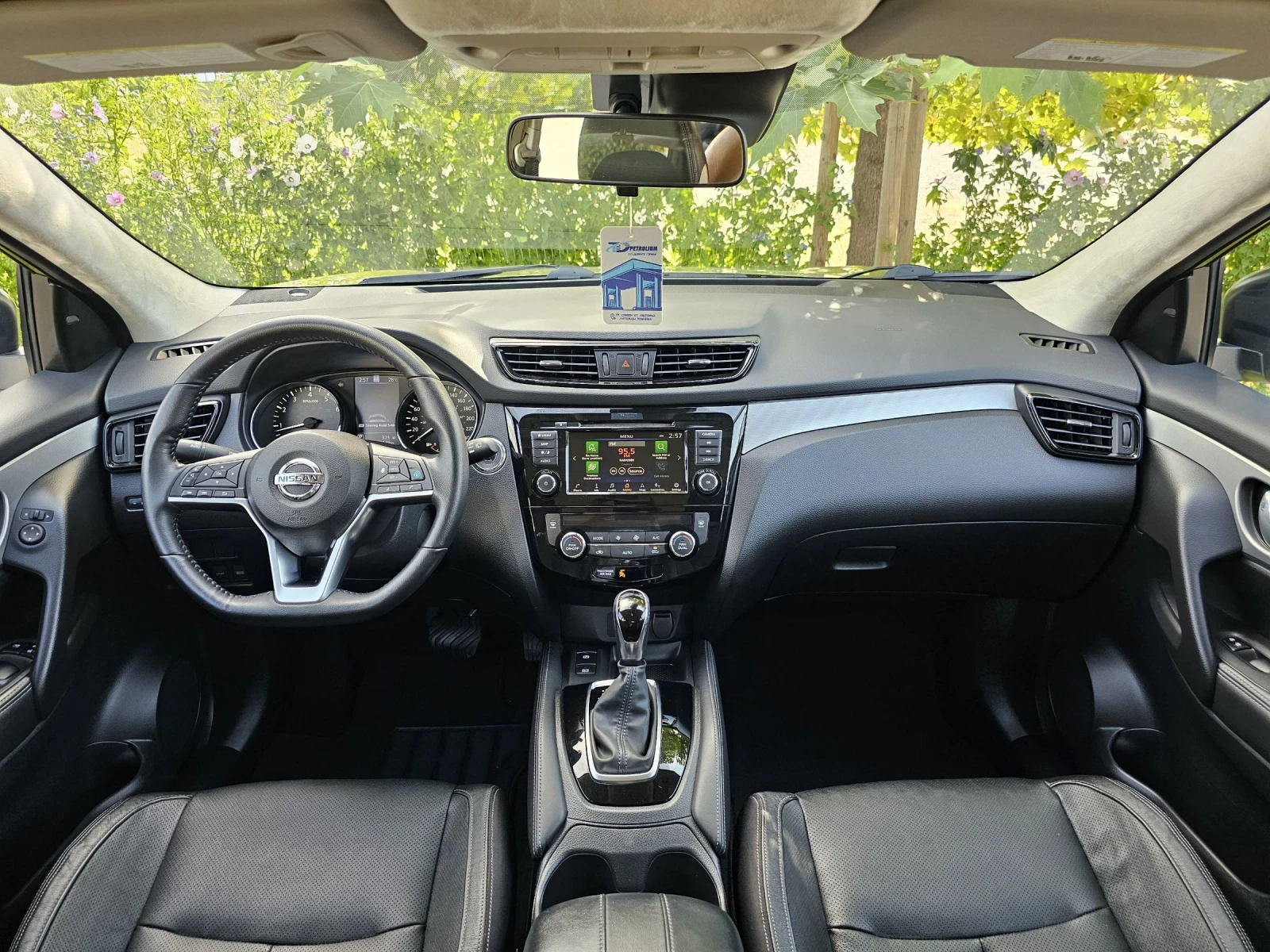 Nissan Qashqai SL AWD Автомат 360 камери, снимка 14 - Автомобили и джипове - 55310817