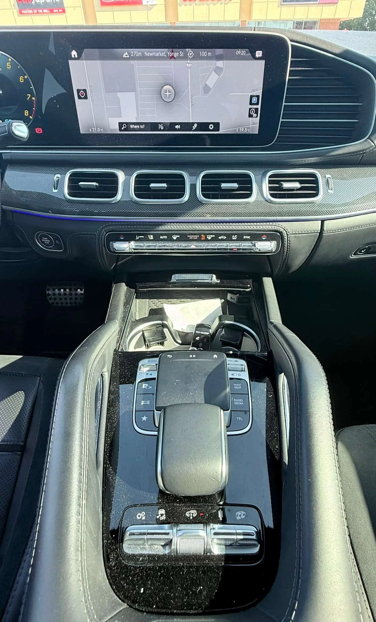 Mercedes-Benz GLE 63 S AMG 4MATIC | CARFAX | АВТОКРЕДИТ БЕЗ ПЪРВОНАЧАЛНА, снимка 12 - Автомобили и джипове - 55568184