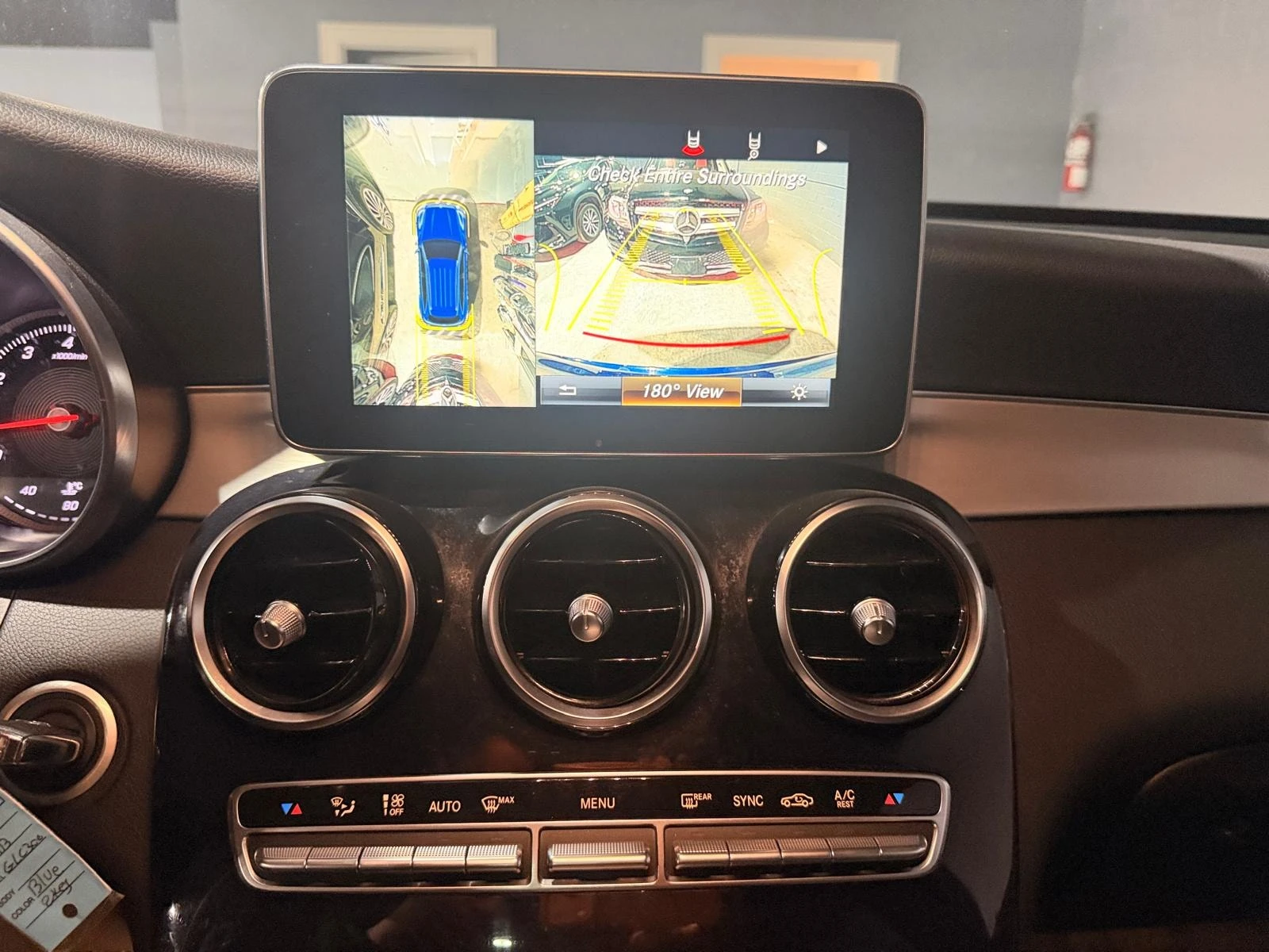Mercedes-Benz GLC 300 * CARFAX * ОПЦИЯ ЗА ФИНАНСИРАНЕ, снимка 13 - Автомобили и джипове - 55879711