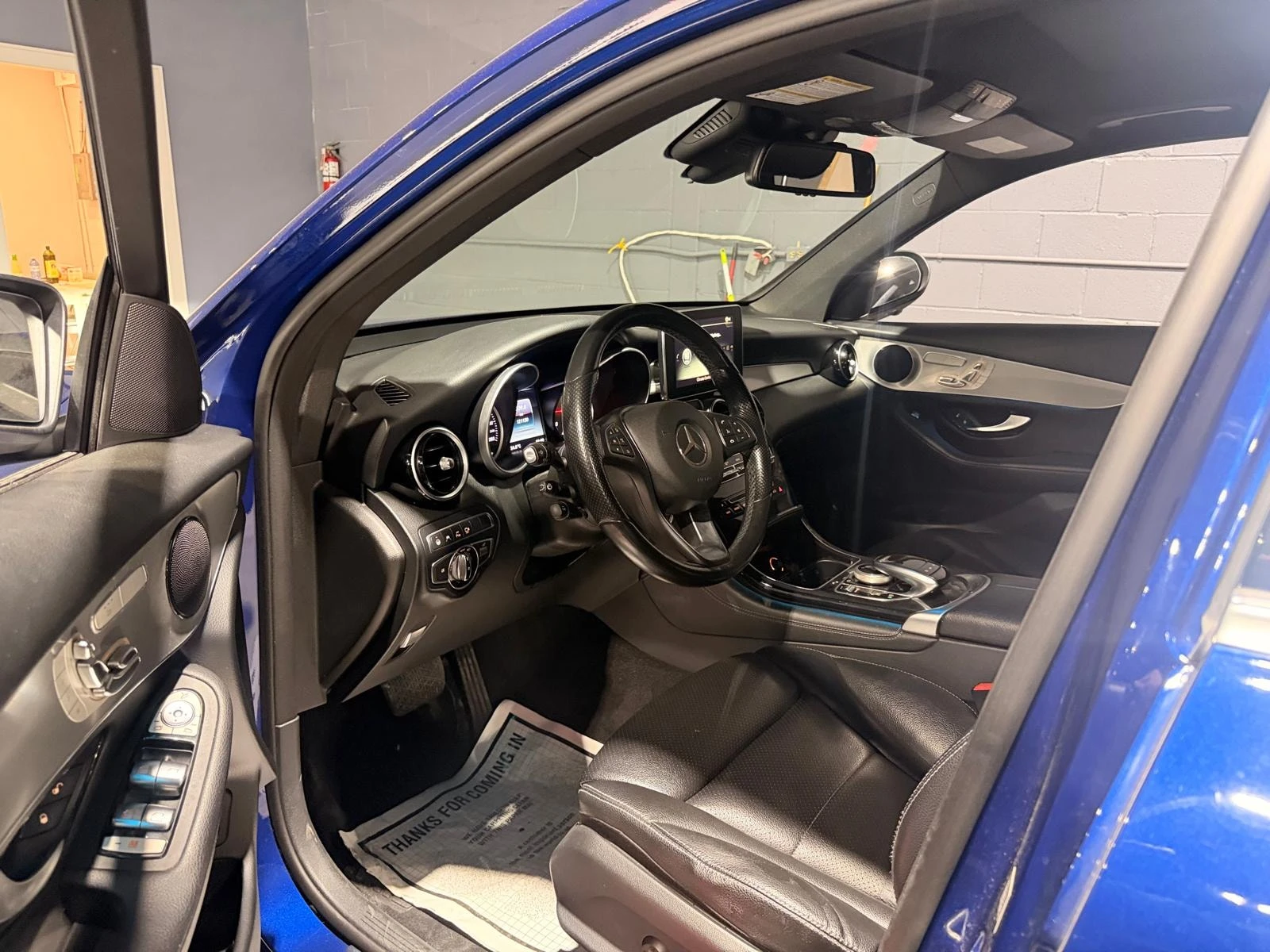 Mercedes-Benz GLC 300 * CARFAX * ОПЦИЯ ЗА ФИНАНСИРАНЕ, снимка 5 - Автомобили и джипове - 55879711