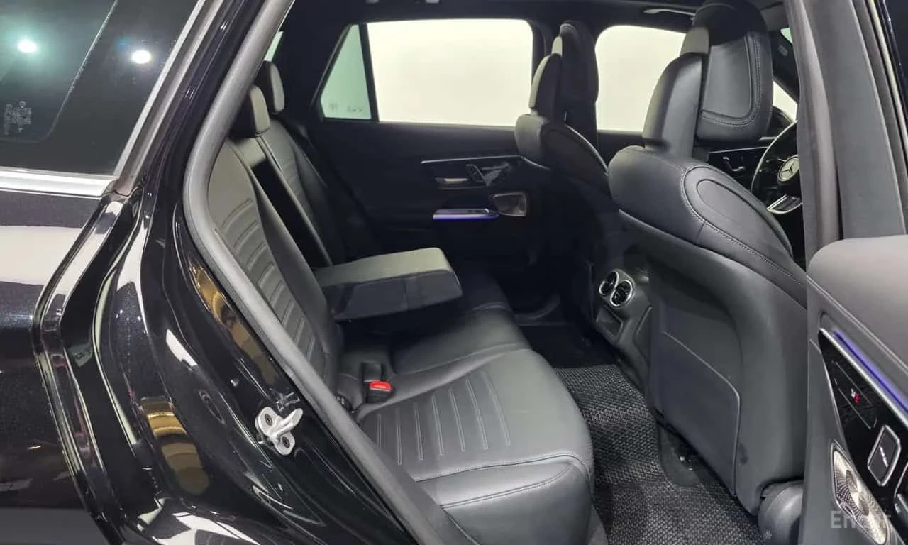 Mercedes-Benz GLC 300 4MATIC * AMG Line * 360 * Панорама * Обдухване * , снимка 12 - Автомобили и джипове - 56186096