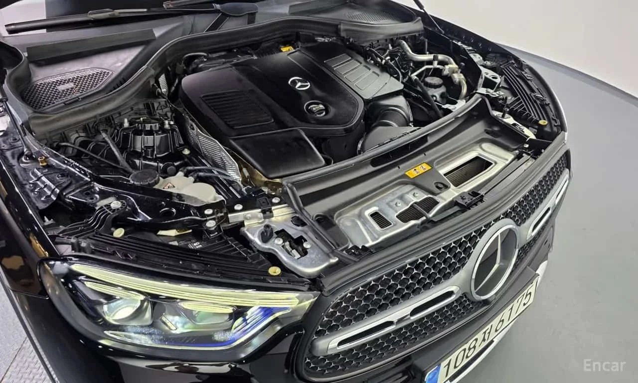 Mercedes-Benz GLC 300 4MATIC * AMG Line * 360 * Панорама * Обдухване * , снимка 6 - Автомобили и джипове - 56186096