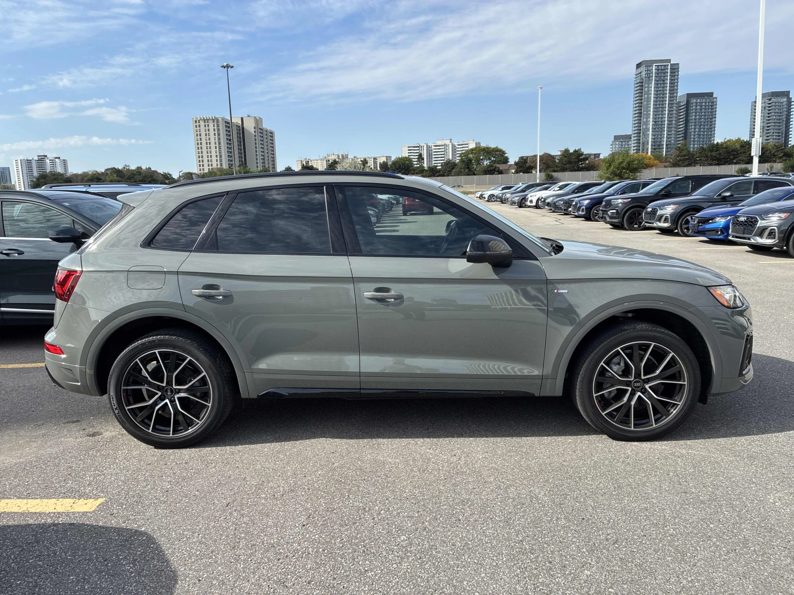 Audi Q5 Progressiv / Carfax / Лизинг, снимка 3 - Автомобили и джипове - 56523748