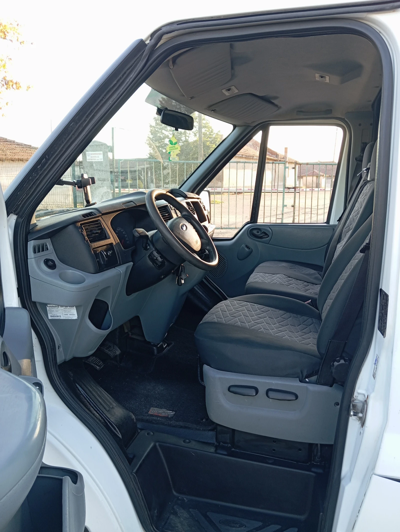 Ford Transit 2.2 - изображение 9