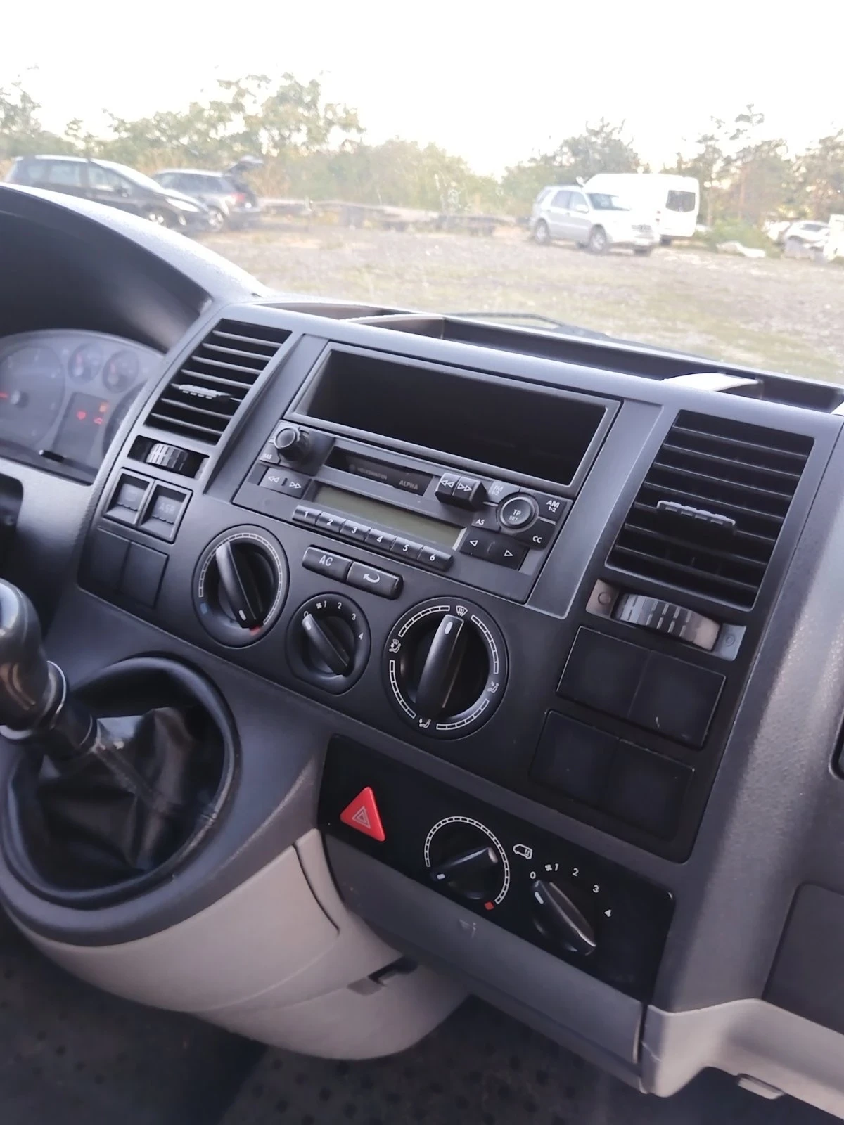 VW T5  1.9 tdi 8+ 1 климатик - изображение 4