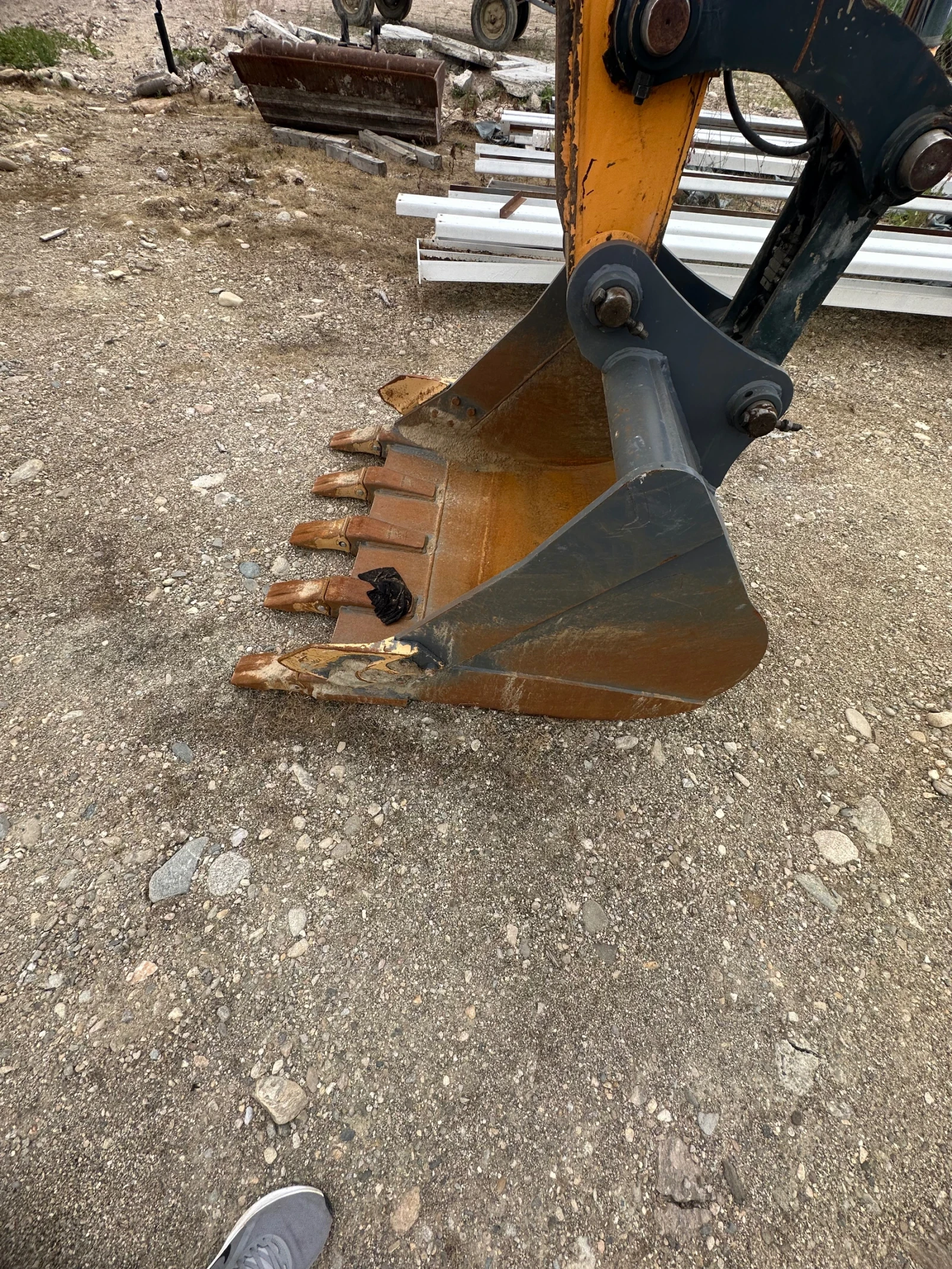 Багер Hyundai 140W-9A, снимка 3 - Индустриална техника - 56555607