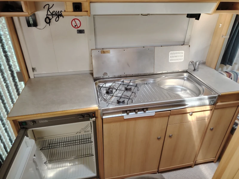 Кемпер Fiat Dicato Maxi 2.5TDI Knaus Traveller 685, снимка 11 - Каравани и кемпери - 53566990