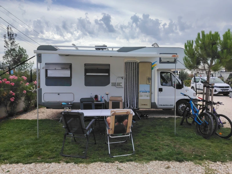 Кемпер Fiat Dicato Maxi 2.5TDI Knaus Traveller 685, снимка 4 - Каравани и кемпери - 53566990