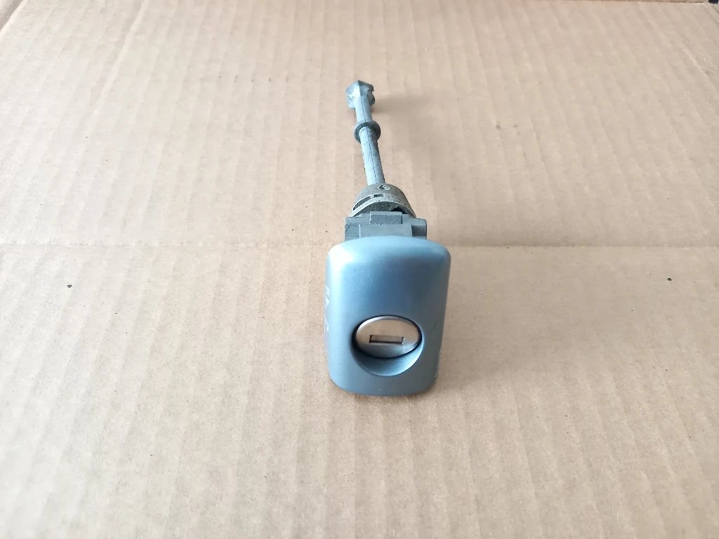 Патрон преден десен Пежо 5008