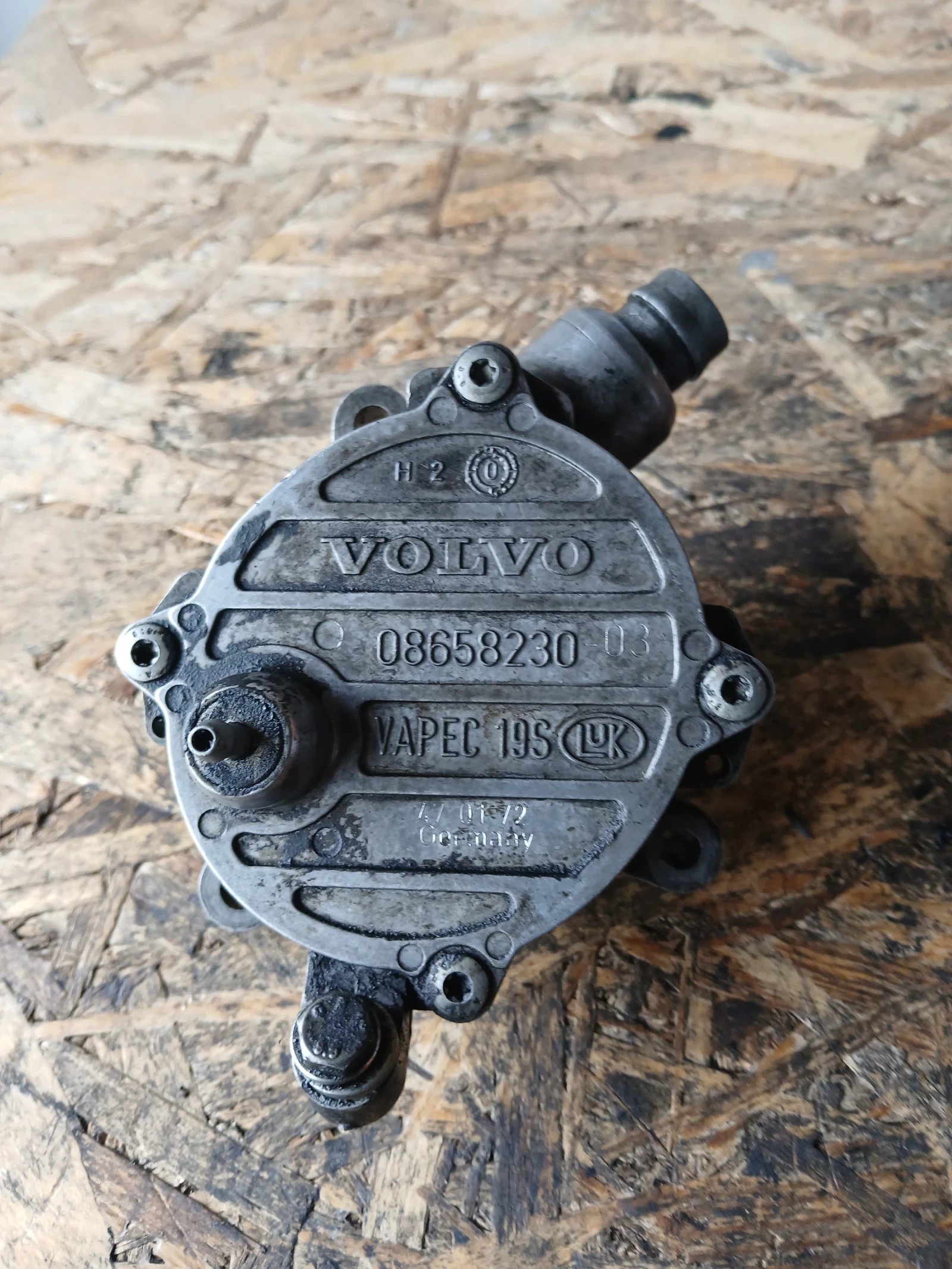 08658230-03 вакум помпа Volvo V70 CX90 S60 D5