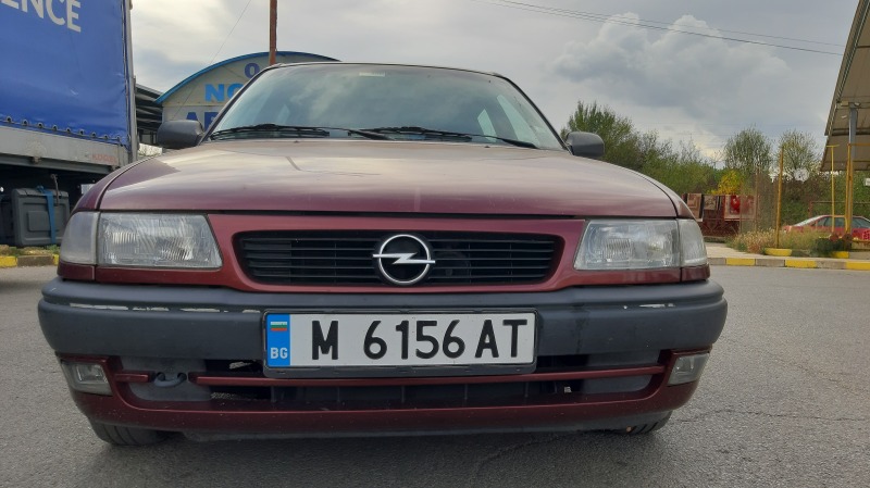 Opel Astra 1.6 mi 75 КС., снимка 1 - Автомобили и джипове - 42513938