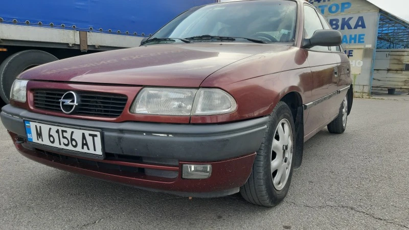 Opel Astra 1.6 mi 75 КС., снимка 2 - Автомобили и джипове - 42513938