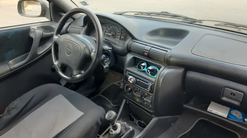 Opel Astra 1.6 mi 75 КС., снимка 9 - Автомобили и джипове - 42513938