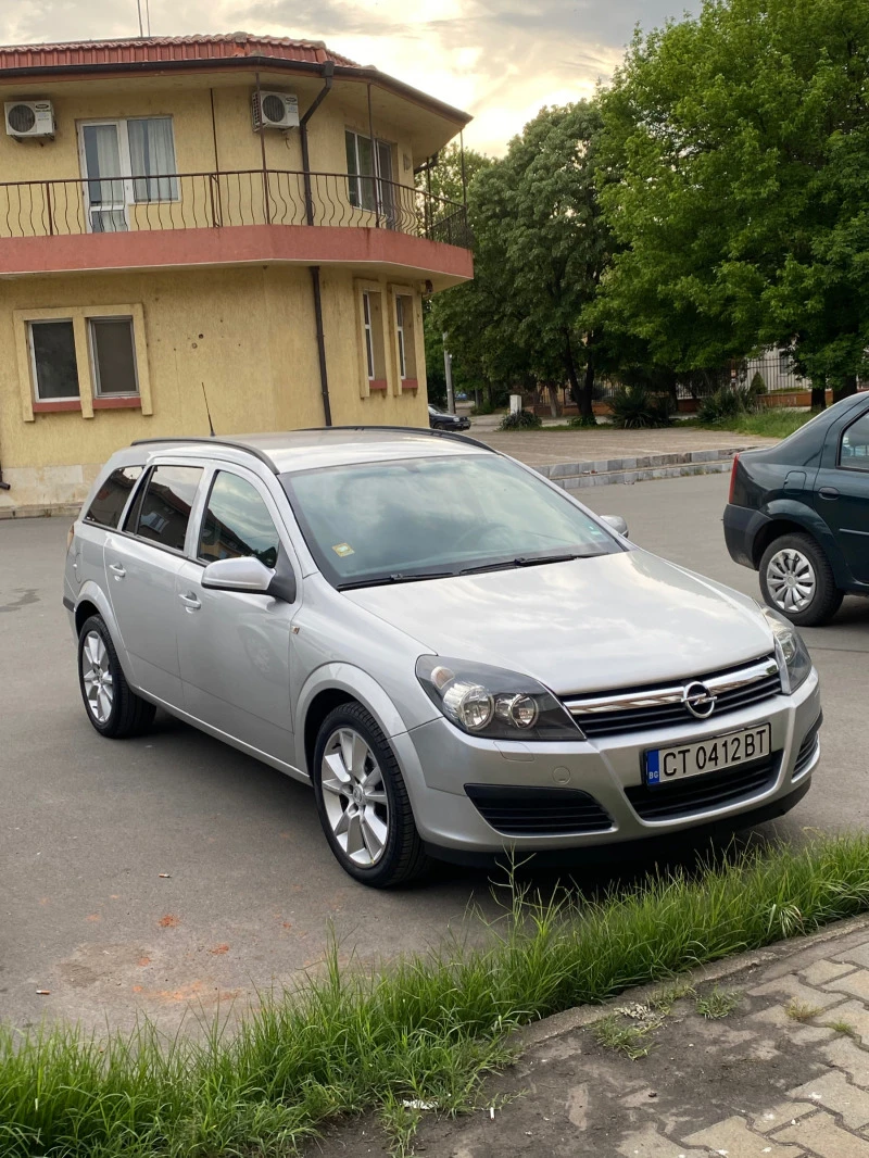 Opel Astra 1.7 CDTI, снимка 1 - Автомобили и джипове - 47454572