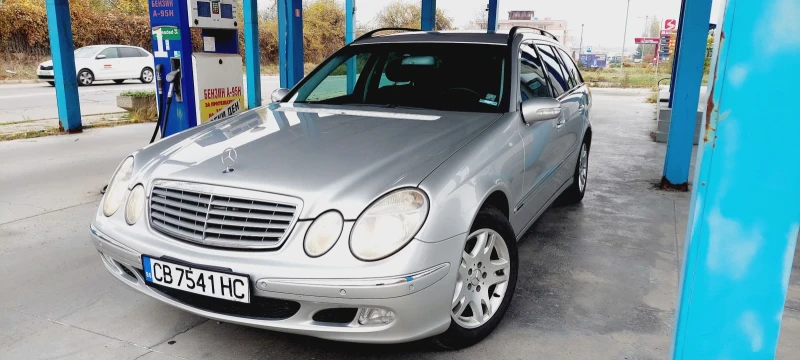 Mercedes-Benz E 240 Elegance 4matic, снимка 3 - Автомобили и джипове - 47843821