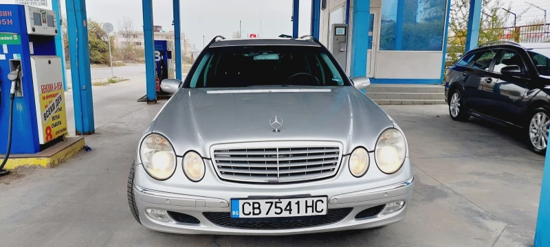 Mercedes-Benz E 240 Elegance 4matic, снимка 2 - Автомобили и джипове - 47843821