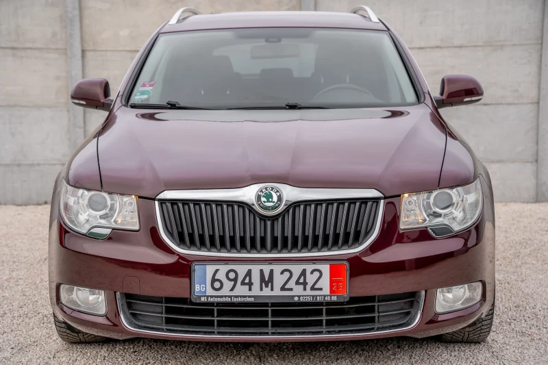 Skoda Superb 2 0TDI 6sk ОБСЛУЖЕН , снимка 3 - Автомобили и джипове - 49425122