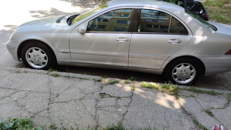 Mercedes-Benz C 180 C180, снимка 2 - Автомобили и джипове - 52371497