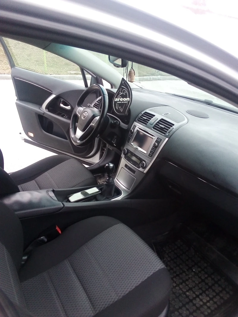 Toyota Avensis, снимка 4 - Автомобили и джипове - 52001595