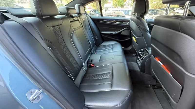 BMW 540 d/M-PACK/xDRIVE/HEAD-UP/360CAM/132D, снимка 12 - Автомобили и джипове - 51963450