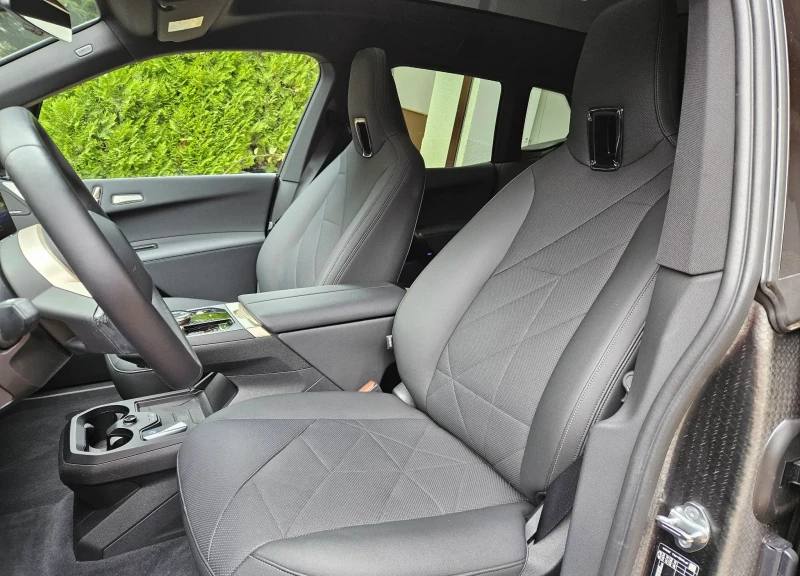 BMW iX xDrive40, снимка 8 - Автомобили и джипове - 52537497