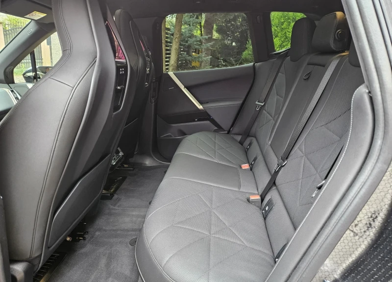 BMW iX xDrive40, снимка 11 - Автомобили и джипове - 52537497