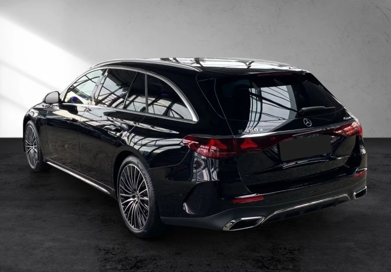 Mercedes-Benz E 450 d* T-Modell* 4M* HYPERSCREEN* Burmester* Digital L, снимка 2 - Автомобили и джипове - 53274634