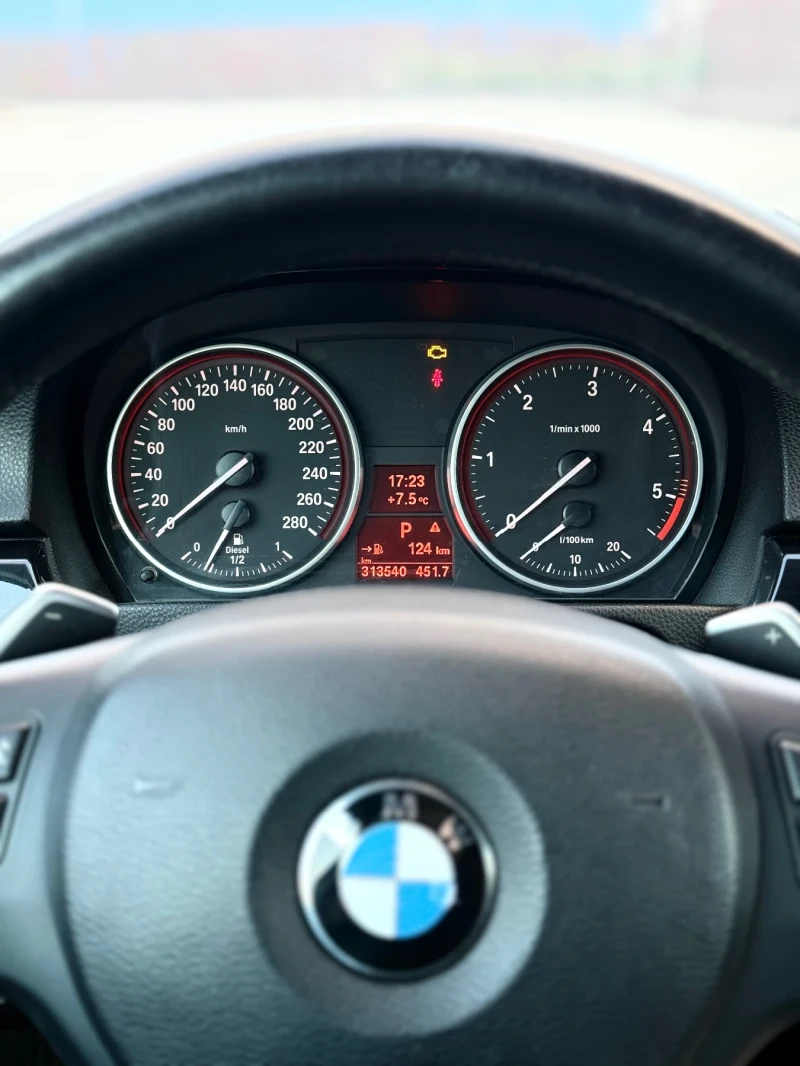 BMW 335 d/Keyless/Active Steering/Къпхолдъри/PDC/Navi/, снимка 12 - Автомобили и джипове - 53405018