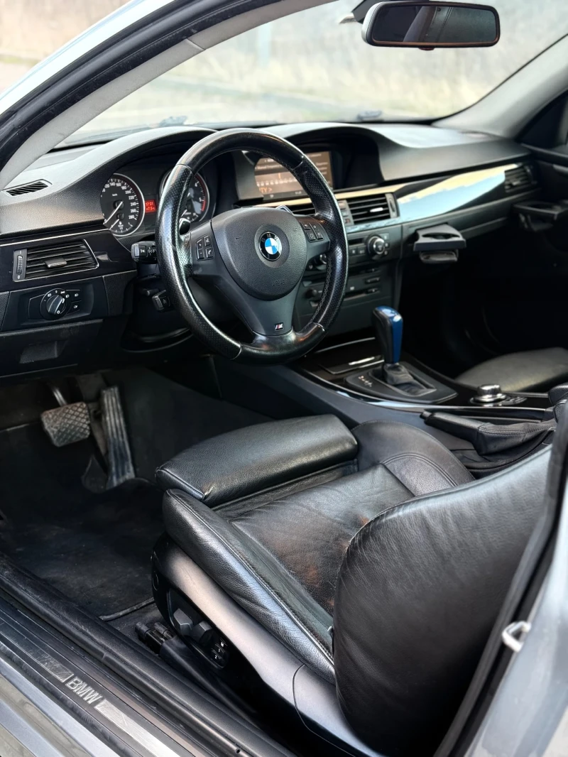 BMW 335 d/Keyless/Active Steering/Къпхолдъри/PDC/Navi/, снимка 9 - Автомобили и джипове - 53405018