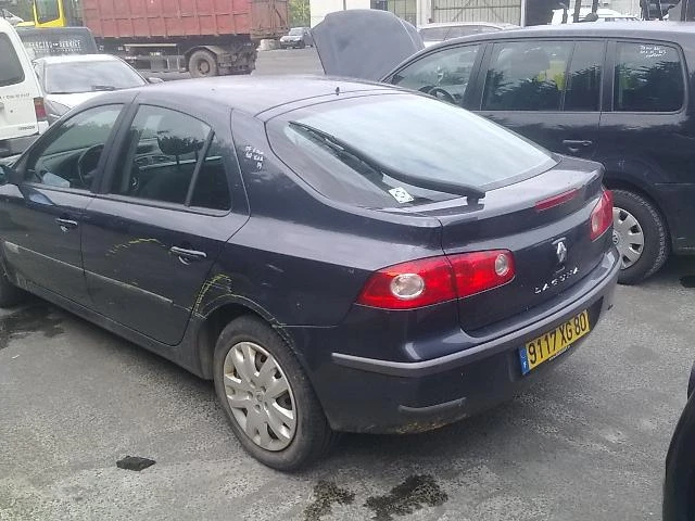 Renault Laguna II 2.0 DCi/2.0, 1.8i1.6V/1.9, снимка 13 - Автомобили и джипове - 10993931