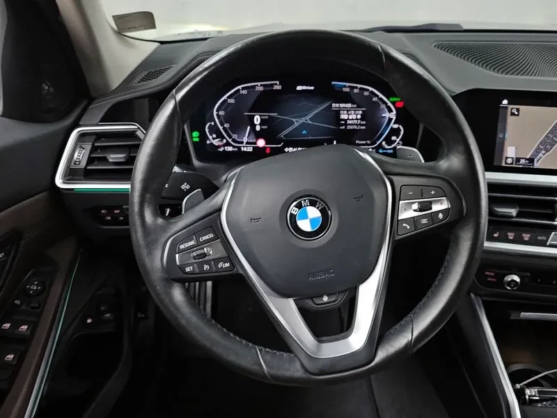 BMW 330 Hybrid - САМО 30% АВАНС, снимка 13 - Автомобили и джипове - 55991881