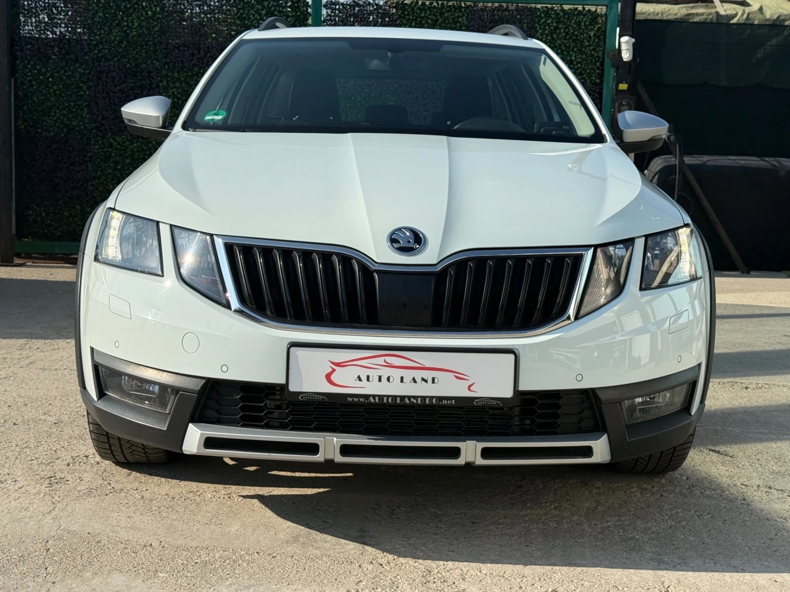 Skoda Octavia SCOUT/4X4/LED/NAVI/AVTOMAT/СОБСТВЕН ЛИЗИНГ, снимка 1