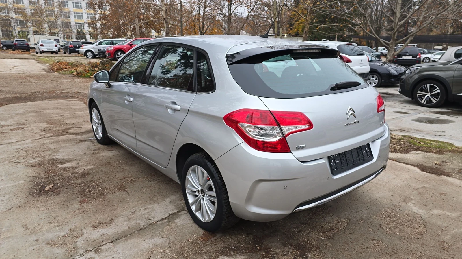 Citroen C4 1.6e-HDi Автоматик - изображение 4