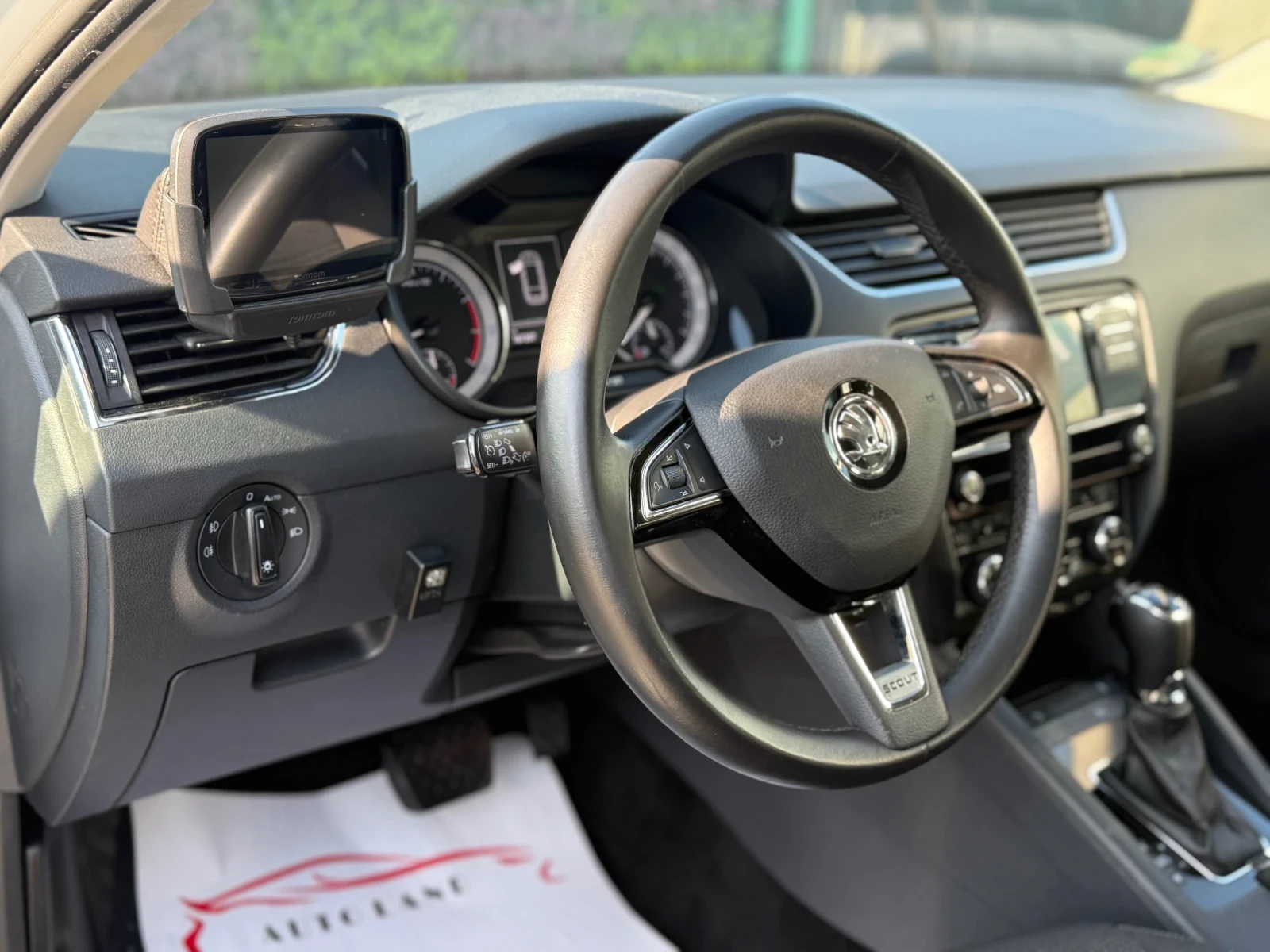 Skoda Octavia SCOUT/4X4/LED/NAVI/AVTOMAT/  | Mobile.bg   12