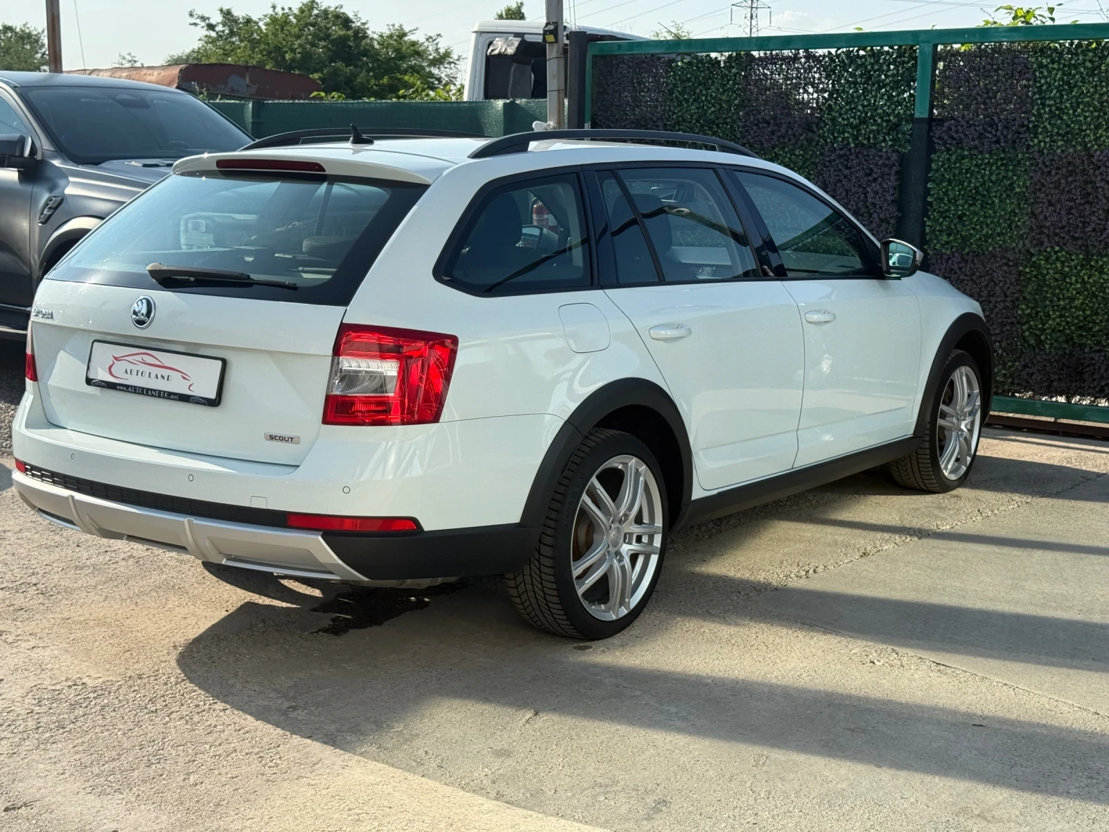 Skoda Octavia SCOUT/4X4/LED/NAVI/AVTOMAT/СОБСТВЕН ЛИЗИНГ - изображение 7