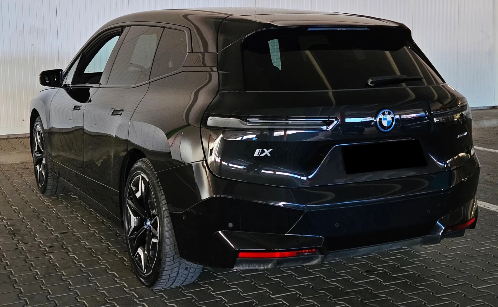 BMW iX xDrive40 - изображение 6