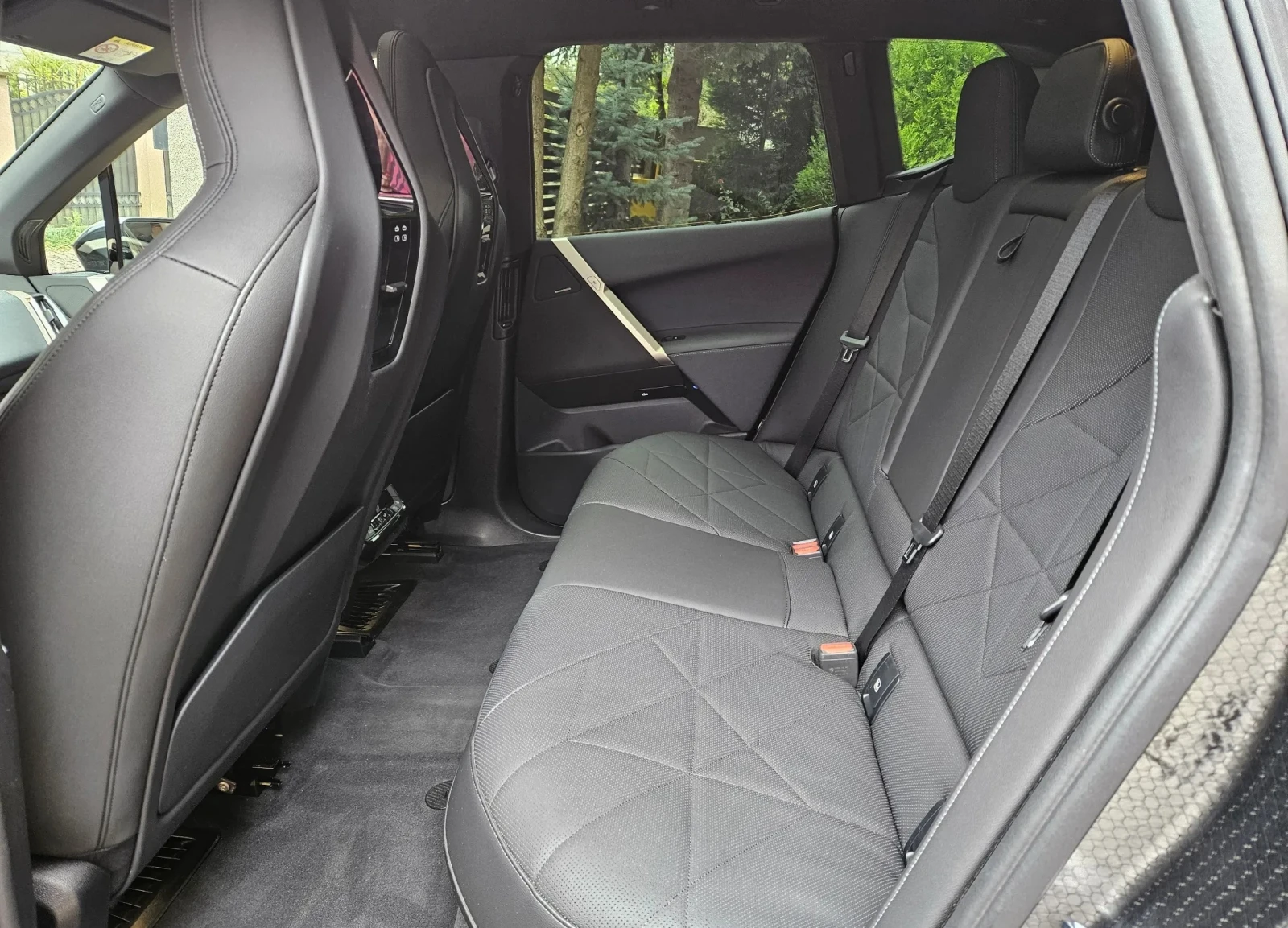 BMW iX xDrive40 | Mobile.bg   11