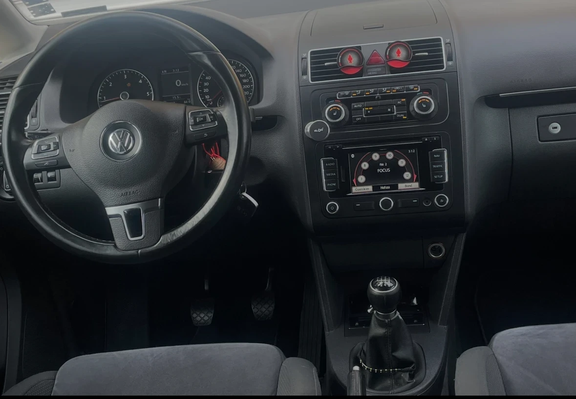 VW Touran Vw Touran 2.0 TDI* ТЕГЛИЧ* 6 СКОРОСТИ - изображение 5